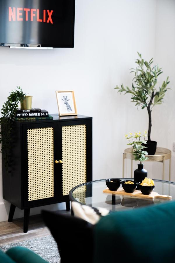 Hosta Group - Prestige 1 Bed Apartment - The Olive Cambridge  Eksteriør billede