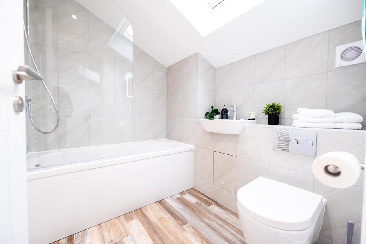 Hosta Group - Prestige 1 Bed Apartment - The Olive Cambridge  Eksteriør billede