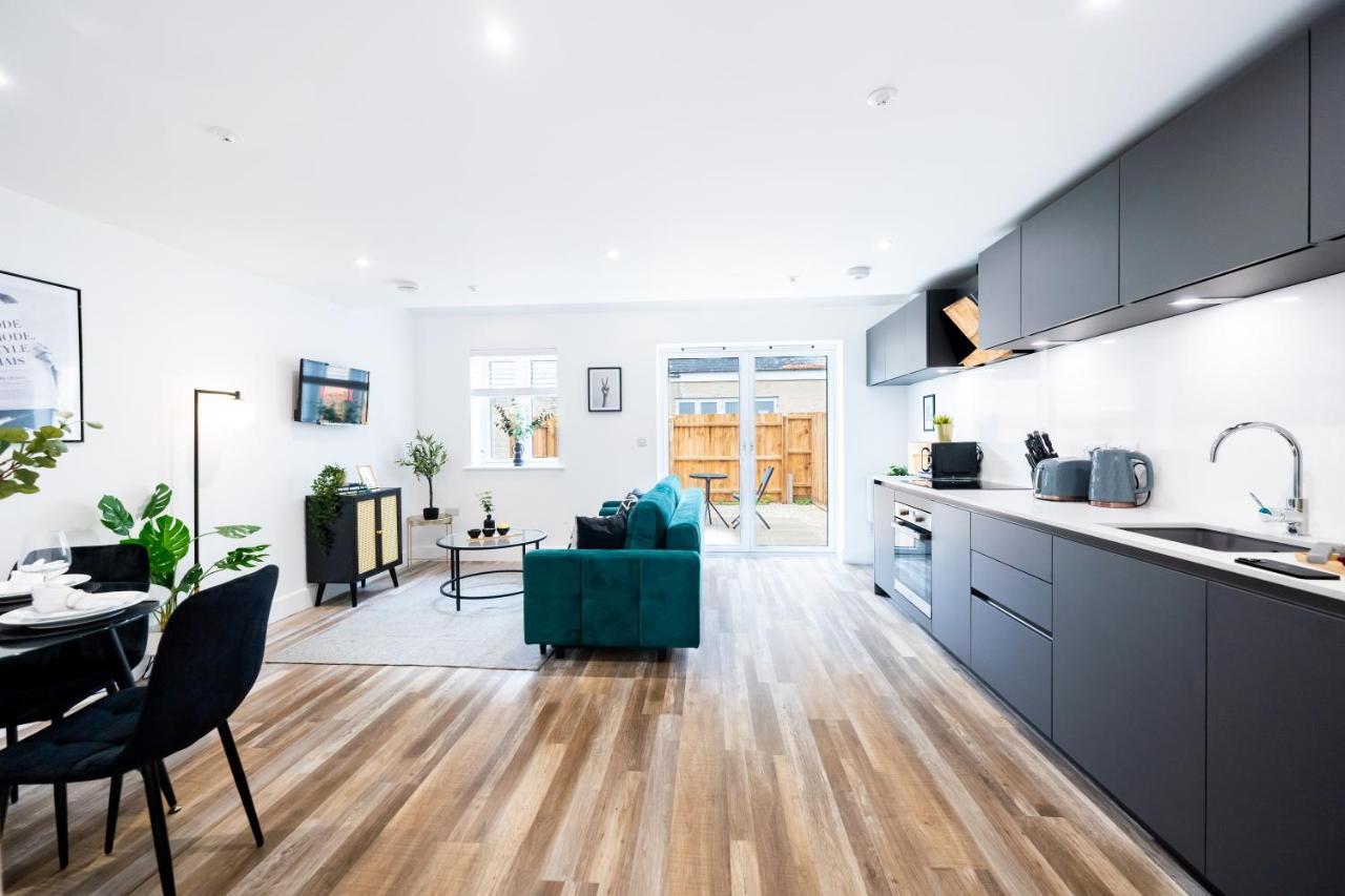 Hosta Group - Prestige 1 Bed Apartment - The Olive Cambridge  Eksteriør billede